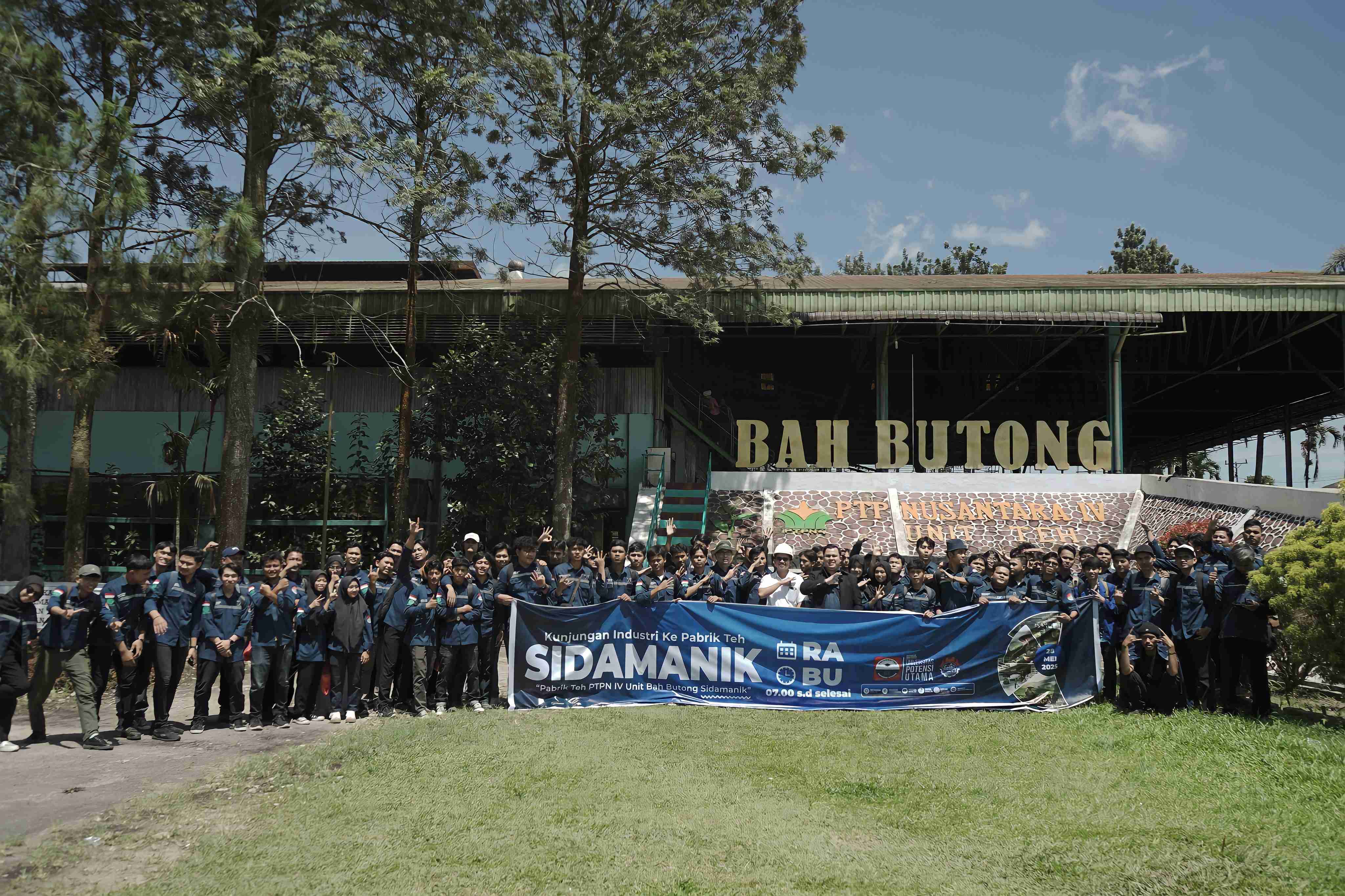 Mahasiswa Prodi Teknik Industri Universitas Potensi Utama Kunjungi Pabrik Teh PTPN 4 Bah Butong Siantar